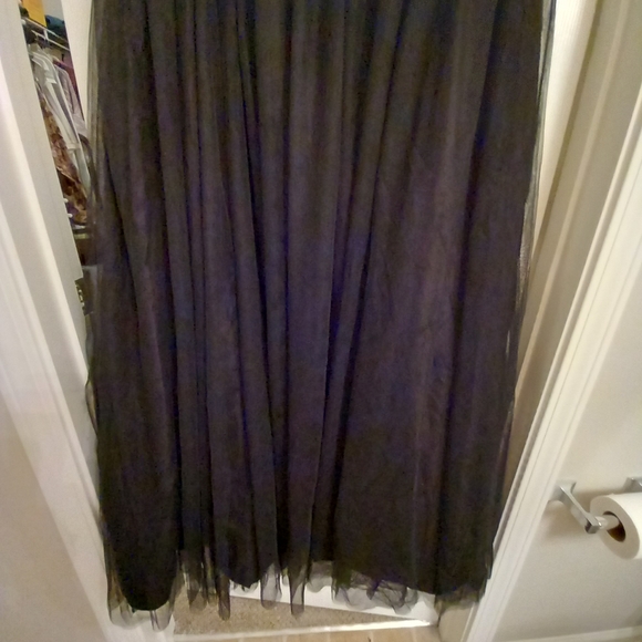 Maxi Tulle Plus Formal Dress NWT. Size 18(M) - Picture 4 of 10